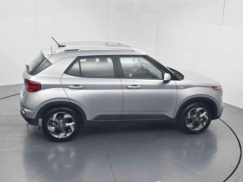 Used 2025 Hyundai Venue SEL FWD image 42