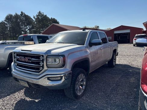 Used 2017 GMC Sierra 1500 SLT w/ SLT Premium Package AWD/4WD image 10