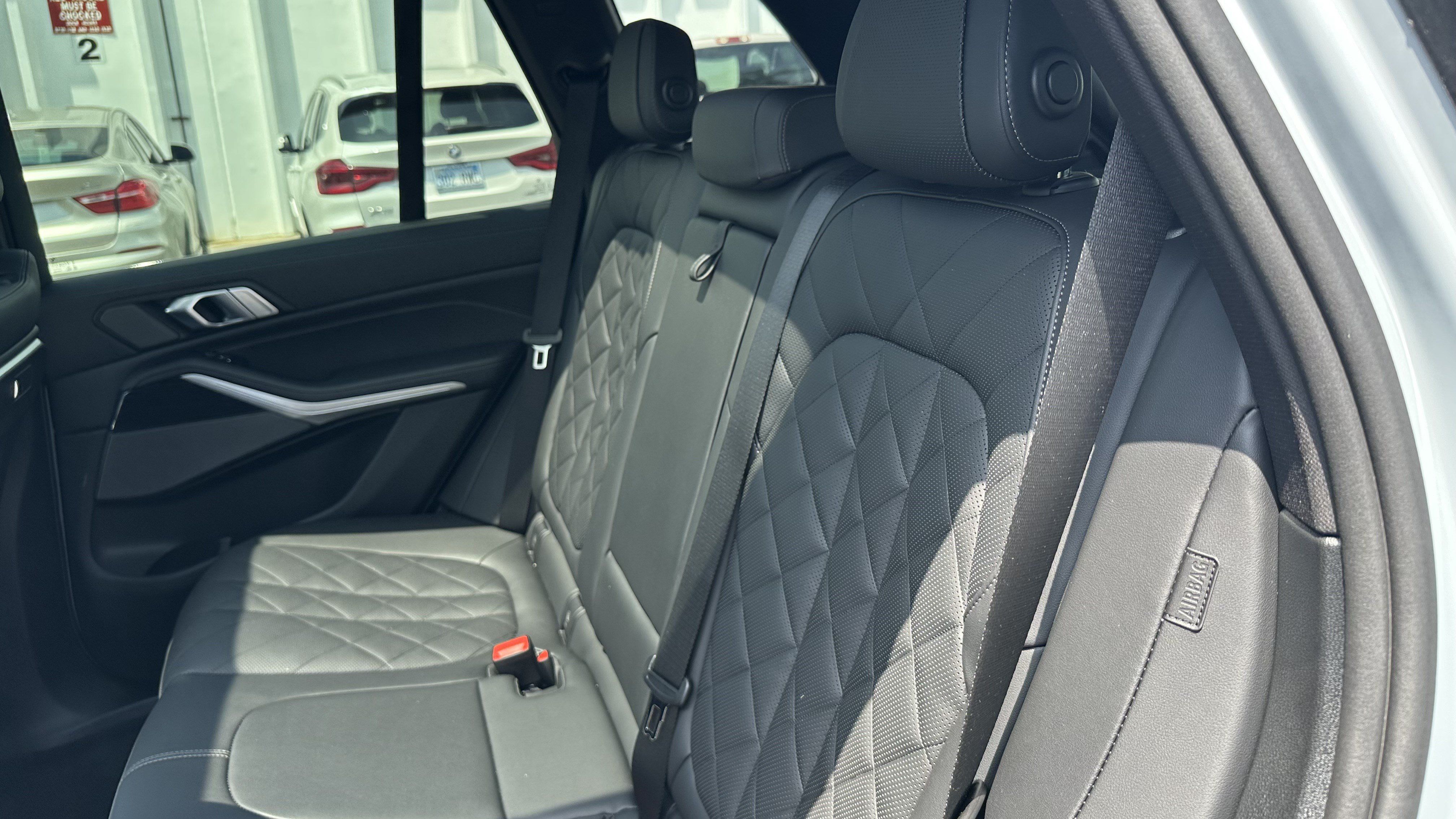 Certified 2025 BMW X5 xDrive40i w/ M Sport Package AWD/4WD image 32