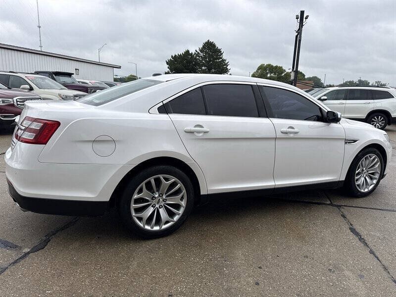 Used 2016 Ford Taurus Limited FWD image 8