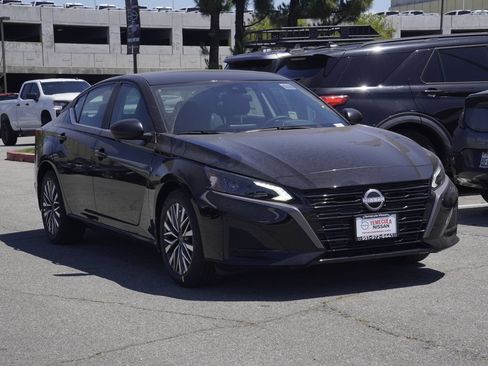 New 2026 Nissan Altima 2.5 SV FWD image 2