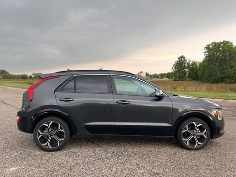 Certified 2025 Kia Niro EX Touring FWD image 6