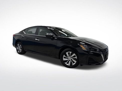 Used 2025 Nissan Altima 2.5 S image 35