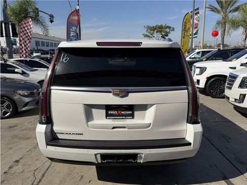 Used 2018 Cadillac Escalade ESV Luxury RWD image 13