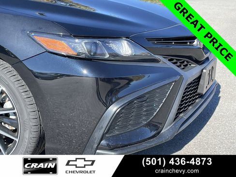 Used 2021 Toyota Camry SE image 9