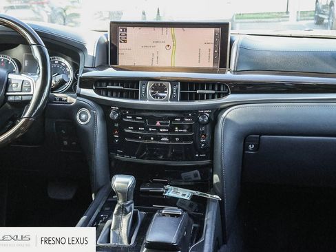 Used 2018 Lexus LX 570 4WD image 16