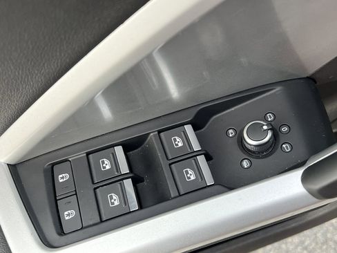 Used 2024 Audi Q3 2.0T Premium image 22