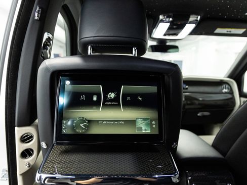 Certified 2023 Rolls-Royce Cullinan Black Badge w/ Driver's Package AWD/4WD image 53