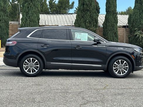 Used 2022 Lincoln Nautilus Reserve w/ Luxury Package FWD image 3
