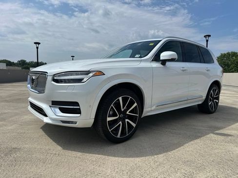 Certified 2024 Volvo XC90 B6 Plus w/ Protection Package Premier AWD/4WD image 4