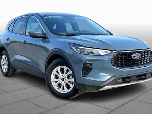 Used 2023 Ford Escape Active w/ Tech Pack #2 image 3