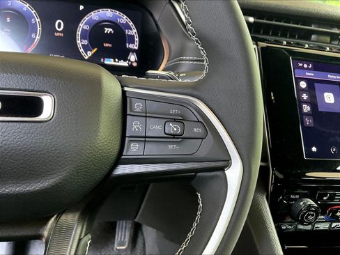 Used 2024 Jeep Grand Cherokee L Laredo w/ Luxury Tech Group I AWD/4WD image 12