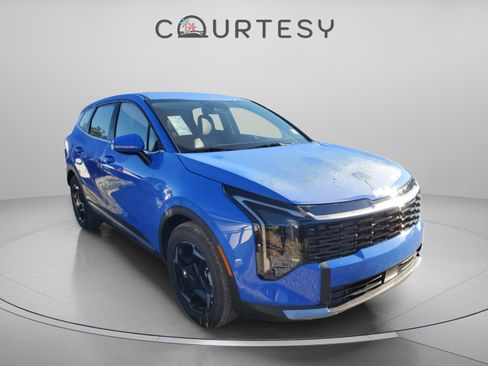 New 2026 Kia Sportage EX FWD image 5