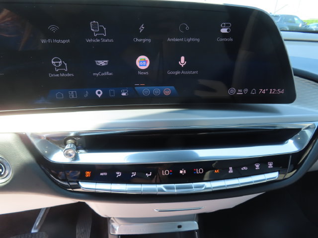 Certified 2024 Cadillac Lyriq Luxury AWD/4WD image 29