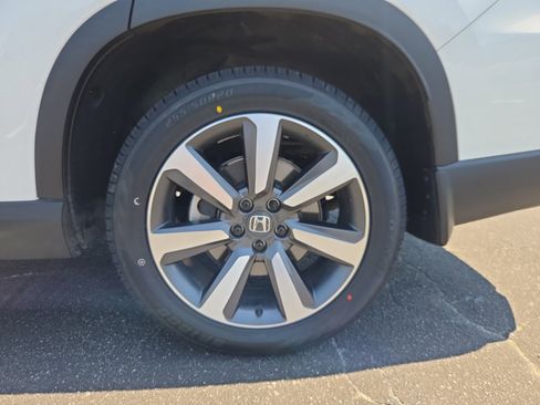 Certified 2025 Honda Pilot Touring image 22