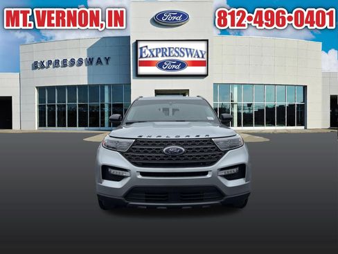 Used 2024 Ford Explorer XLT w/ Equipment Group 202A AWD/4WD image 3