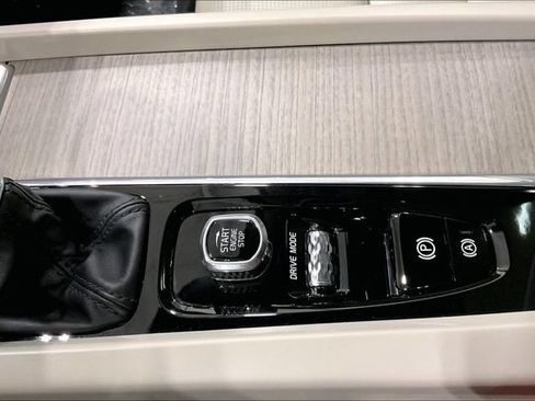 Used 2021 Volvo XC60 T5 Inscription w/ Climate Package AWD/4WD image 33