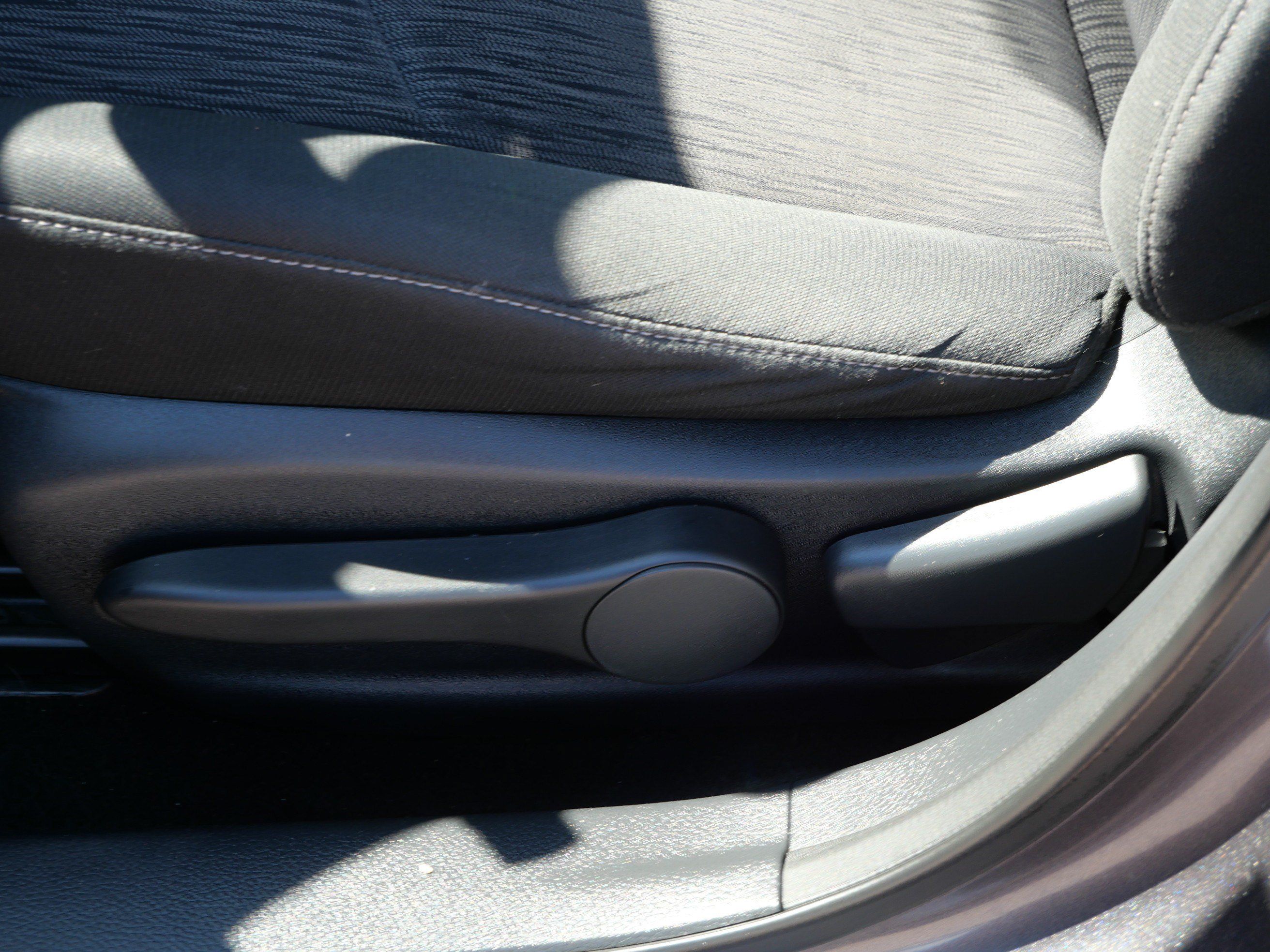 Used 2015 Nissan Sentra SV FWD image 19
