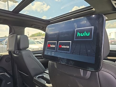 Used 2022 GMC Yukon XL Denali w/ Denali Ultimate Package AWD/4WD image 47