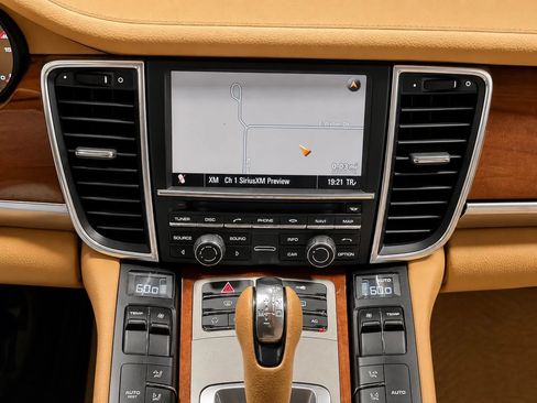 Used 2010 Porsche Panamera S RWD image 36