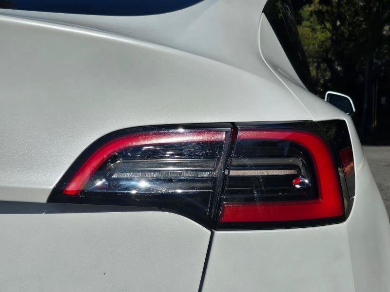 Used 2023 Tesla Model Y AWD image 30