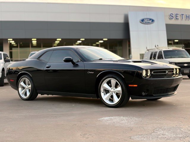 Used 2015 Dodge Challenger R/T Plus RWD image 1
