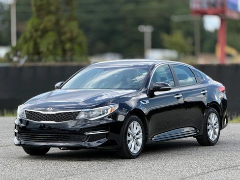 Used 2018 Kia Optima LX w/ 17" Alloy Wheels Package FWD image 6