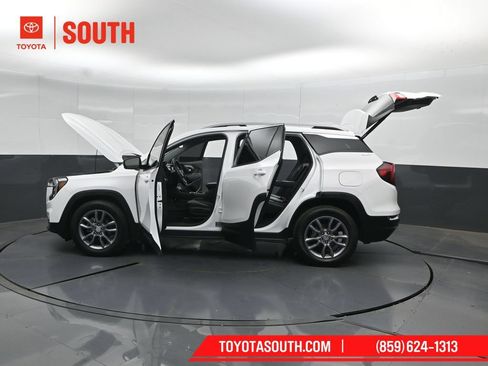 Used 2023 GMC Terrain SLT FWD image 54
