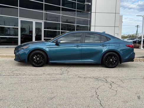 Used 2025 Toyota Camry SE w/ Convenience Package FWD image 6