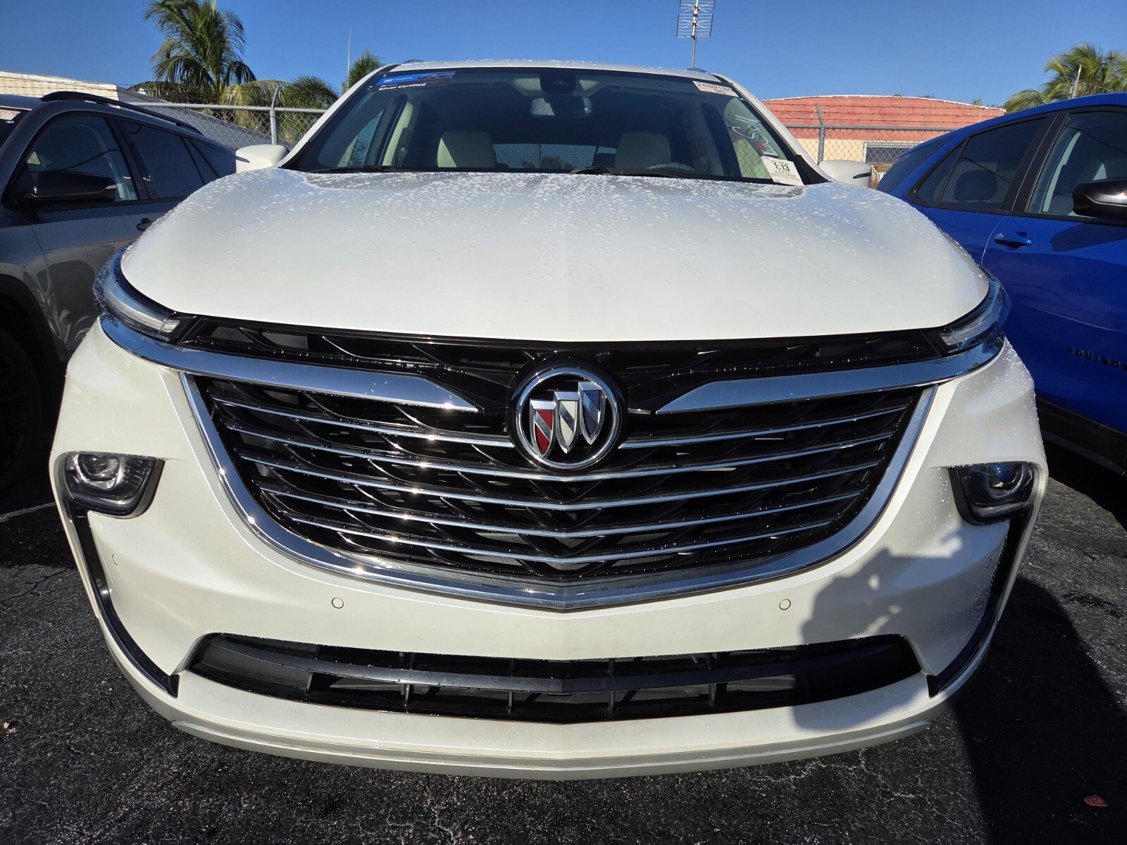Used 2023 Buick Enclave Essence FWD image 2