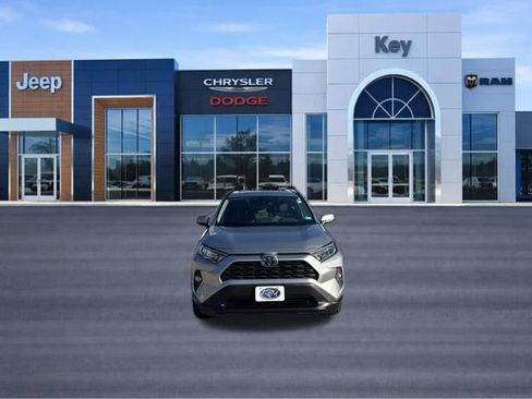 Used 2019 Toyota RAV4 XLE w/ Convenience Package image 9