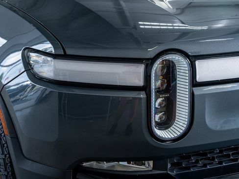 Used 2022 Rivian R1T Launch Edition image 19