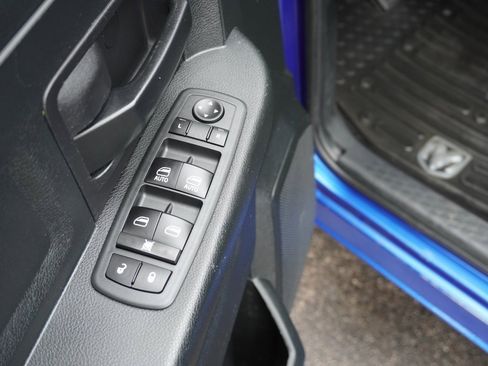 Used 2017 RAM 1500 Express image 16