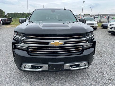 Used 2019 Chevrolet Silverado 1500 High Country w/ Technology Package AWD/4WD image 3