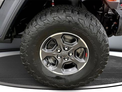 Used 2020 Jeep Gladiator Rubicon w/ Trailer Tow Package image 32