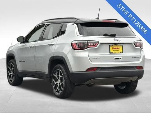 Used 2024 Jeep Compass Limited image 4