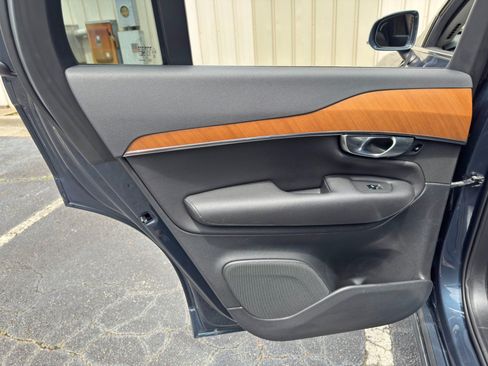 Used 2021 Volvo XC90 T5 Momentum w/ Advanced Package AWD/4WD image 47
