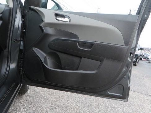 Used 2016 Chevrolet Sonic LT image 40