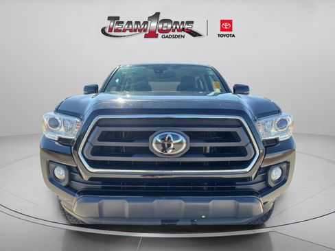 Used 2022 Toyota Tacoma SR5 w/ Technology Package image 5