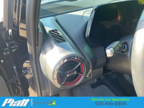 Used 2024 Chevrolet Equinox EV RS FWD image 25