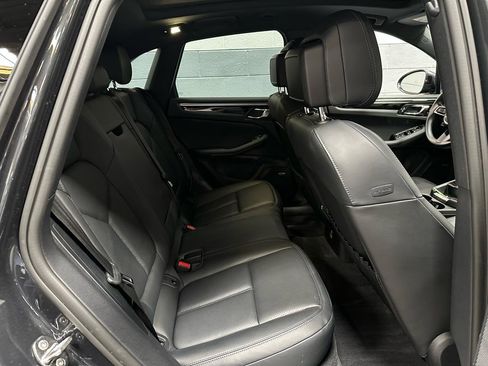 Used 2024 Porsche Macan w/ Premium Plus Package AWD/4WD image 11