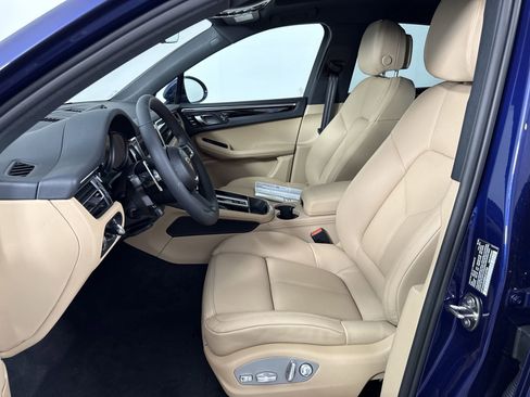 New 2025 Porsche Macan image 5