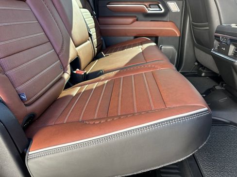 Used 2025 GMC Sierra 2500 Denali Ultimate image 16