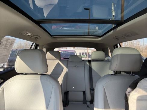 Certified 2021 Volkswagen Tiguan SEL image 28