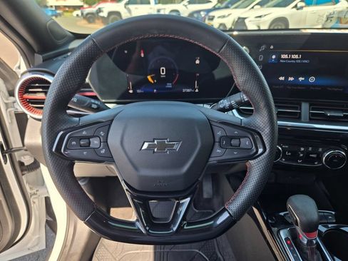 Used 2025 Chevrolet Trax RS w/ Driver Confidence Package FWD image 20