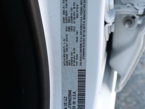 Used 2024 RAM 1500 Laramie image 31