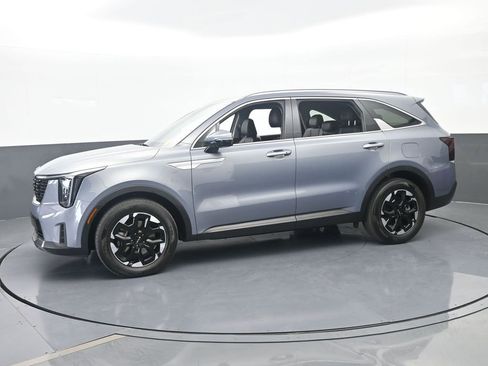 Used 2025 Kia Sorento S FWD image 2