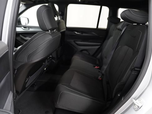 New 2026 Jeep Grand Cherokee Laredo X AWD/4WD image 5