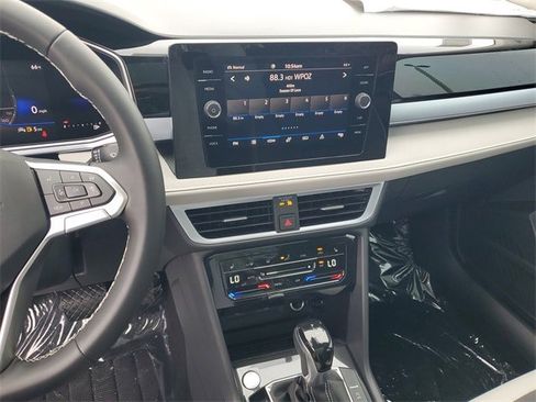 New 2026 Volkswagen Taos SE image 23