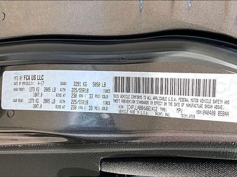 Used 2017 Jeep Cherokee Sport FWD image 36